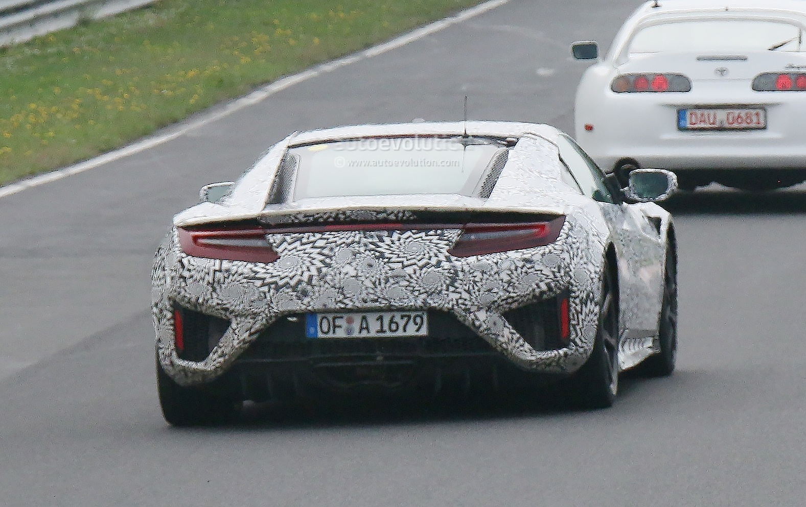 production-2015-acura-nsx-spied-during-nurburgring-testing-photo-gallery_8.jpg
